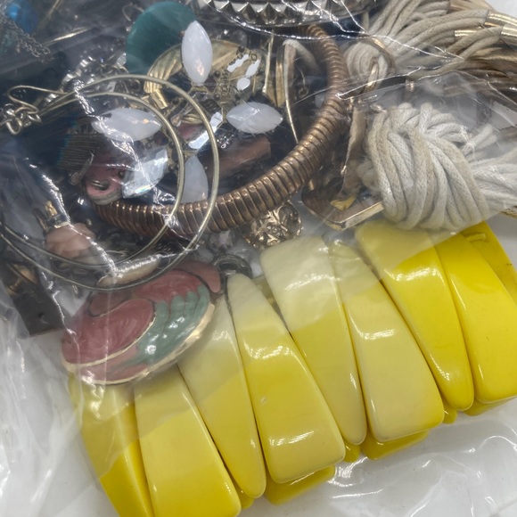 Small Box of Scrap Vintage - Modern Jewelry for Repurposing Arts & Crafts #3 - Picture 3 of 13